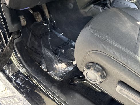 Used 2021 Jeep Wrangler Unlimited Sport AWD/4WD image 16