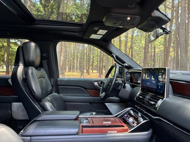 Certified 2023 Lincoln Navigator Reserve AWD/4WD image 23