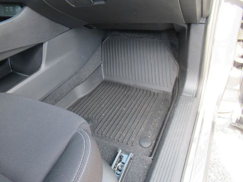 Used 2026 Nissan Rogue S FWD image 34