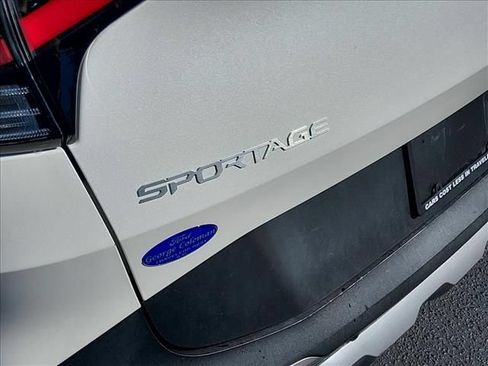 Used 2023 Kia Sportage LX FWD image 17