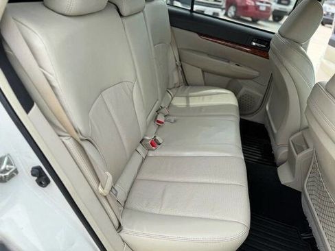 Used 2010 Subaru Outback 2.5i Limited image 26