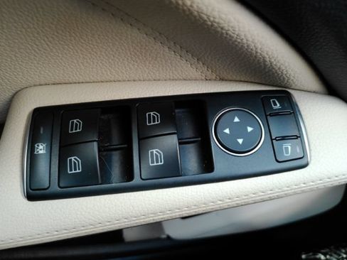 Used 2014 Mercedes-Benz CLA 250 image 33