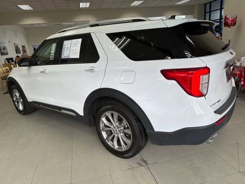 Used 2023 Ford Explorer Limited image 5