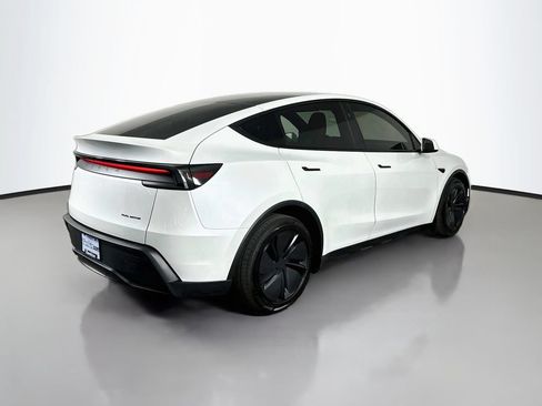 Used 2026 Tesla Model Y AWD image 8