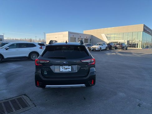 Used 2020 Subaru Outback Limited XT image 3