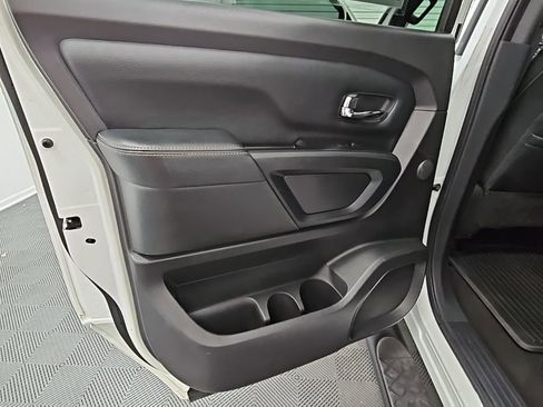 Used 2018 Nissan Titan SL w/ Midnight Edition image 34