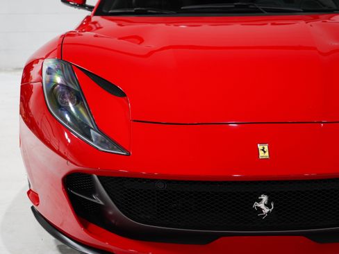 Used 2019 Ferrari 812 Superfast RWD image 33