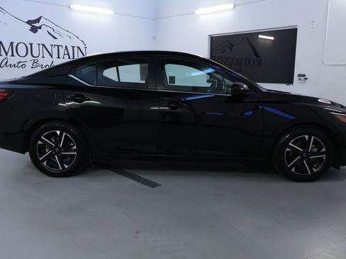 Used 2024 Nissan Sentra SV image 8