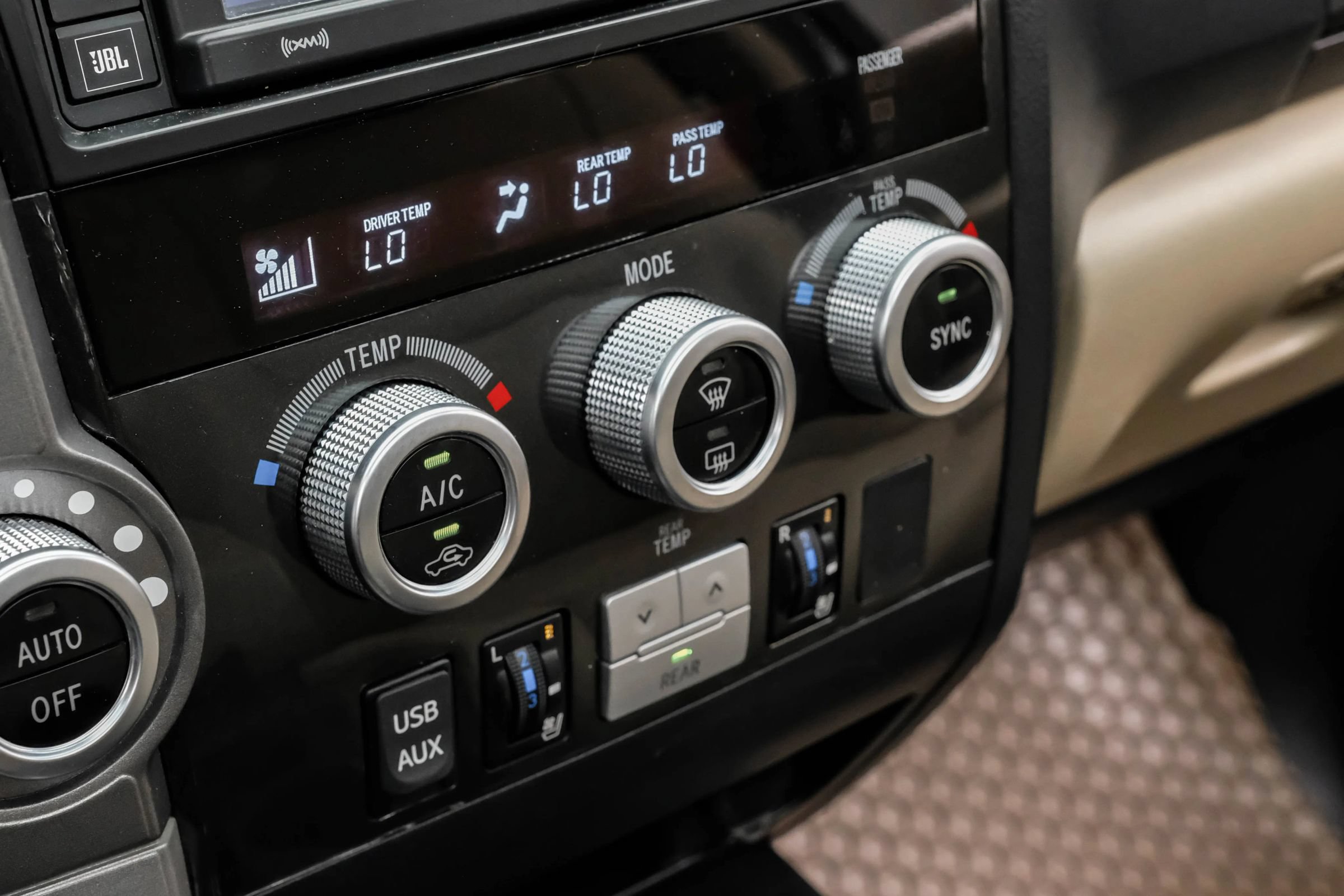 Used 2017 Toyota Sequoia Platinum AWD/4WD image 26