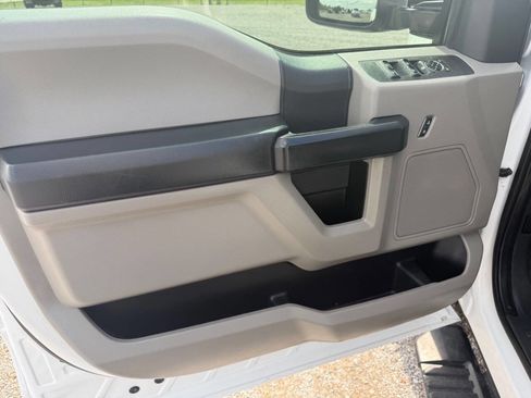 Used 2022 Ford F250 XL w/ Power Equipment Group image 13