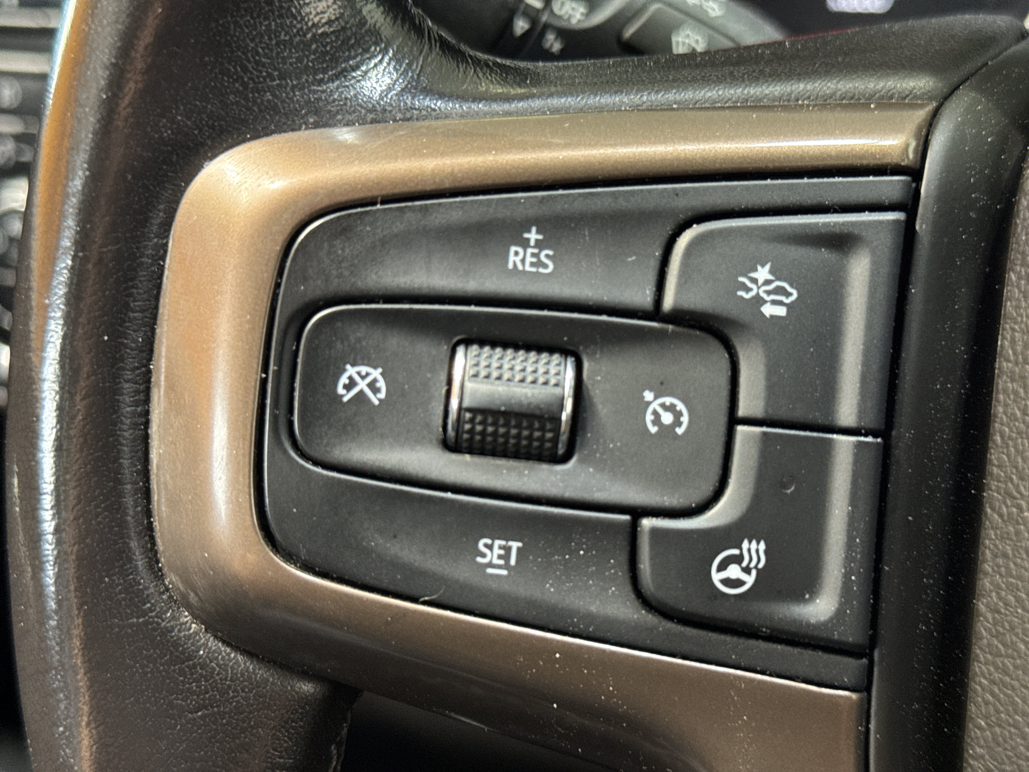 Used 2020 Chevrolet Silverado 1500 High Country w/ Technology Package AWD/4WD image 26