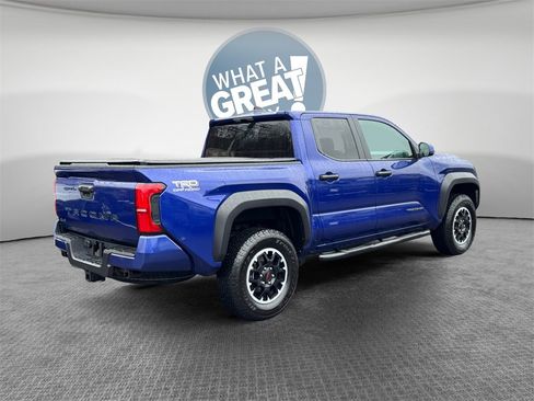 Used 2024 Toyota Tacoma TRD Off-Road image 9