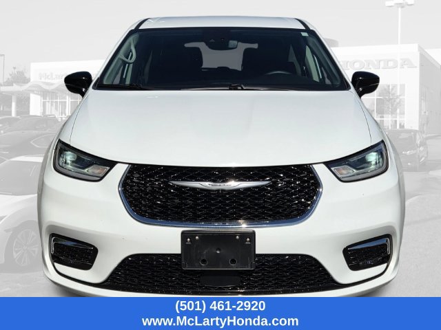 Used 2024 Chrysler Pacifica Touring-L FWD image 6