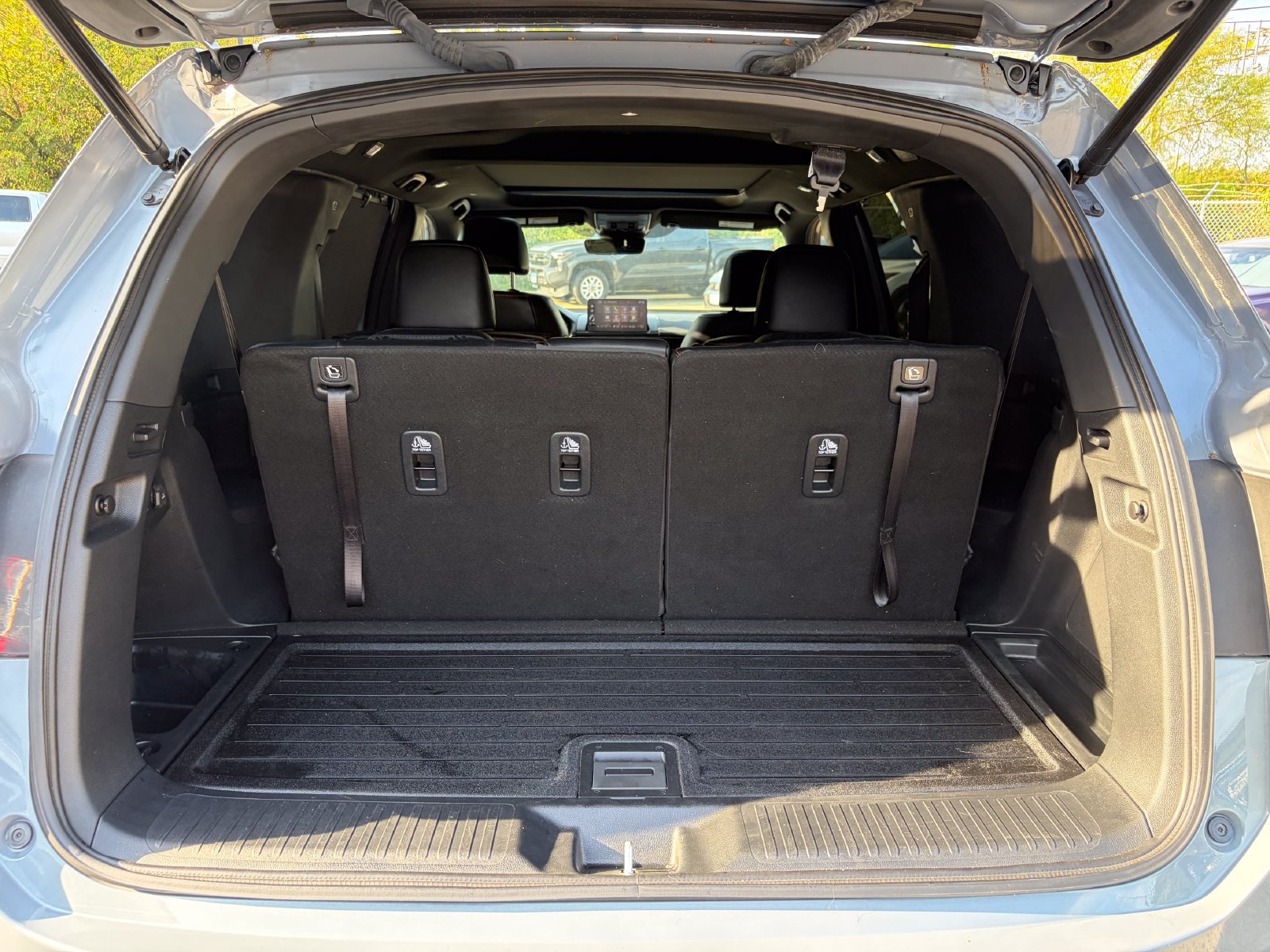 Used 2025 Honda Pilot TrailSport image 17