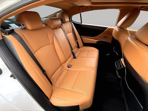 Used 2024 Lexus ES 350 w/ Premium Package FWD image 17