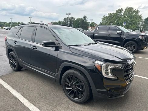 Used 2023 GMC Terrain SLT w/ Elevation Edition FWD image 2
