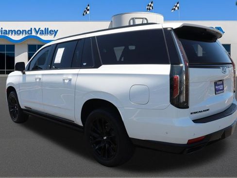 Used 2022 Cadillac Escalade ESV Sport w/ Touring Package AWD/4WD image 4