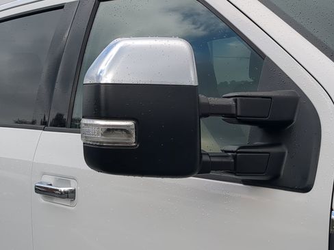 Used 2019 Ford F250 Lariat w/ Chrome Package image 10