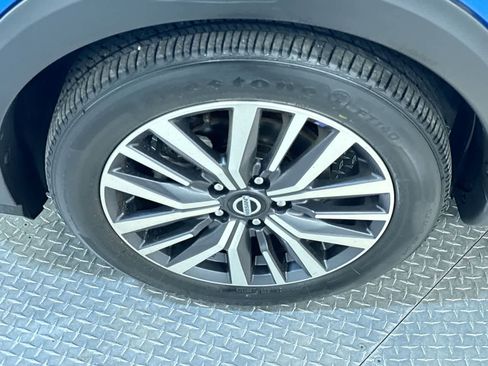 Used 2021 Nissan Kicks SR image 10