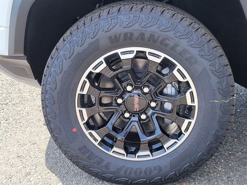 New 2026 GMC Canyon AT4 w/ Technology Plus Package image 8