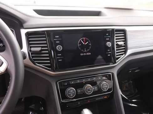 Certified 2023 Volkswagen Atlas Cross Sport SE w/ Panoramic Sunroof Package image 17