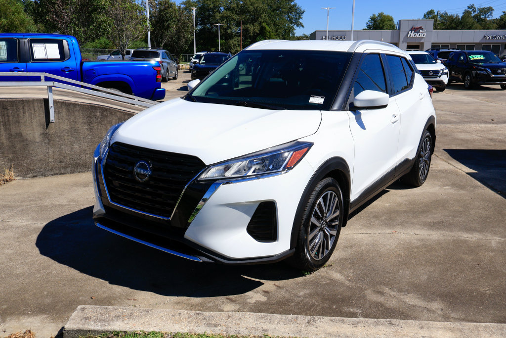 Used 2022 Nissan Kicks SV FWD image 1