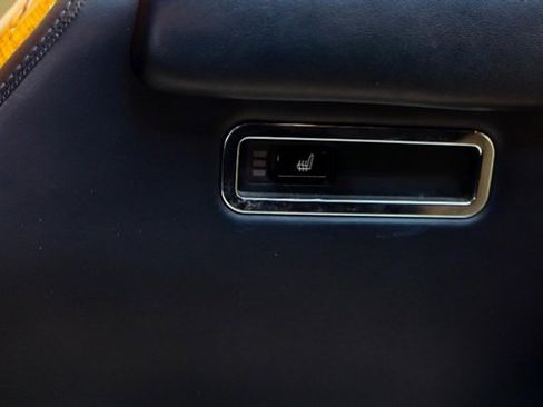 Used 2011 Rolls-Royce Phantom Drophead Coupe image 26