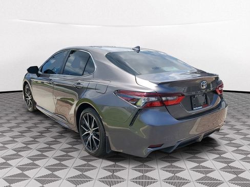 Used 2022 Toyota Camry SE w/ Audio Upgrade Package FWD image 4