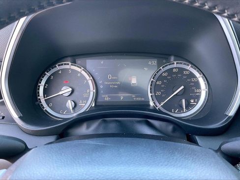 Used 2022 Toyota Highlander XLE image 11