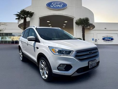 Certified 2019 Ford Escape Titanium AWD/4WD image 4
