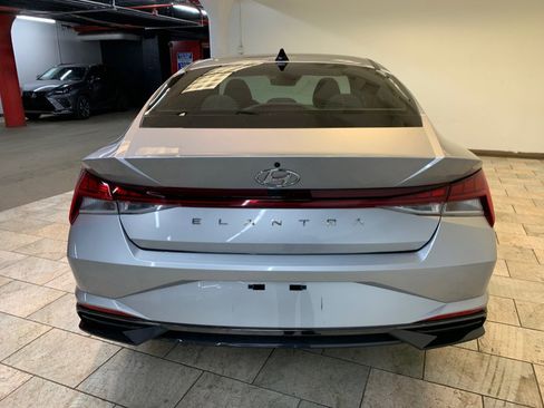 Used 2022 Hyundai Elantra SEL w/ Convenience + Premium Package image 6