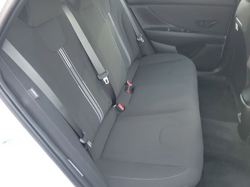 Certified 2025 Hyundai Elantra Sport image 19