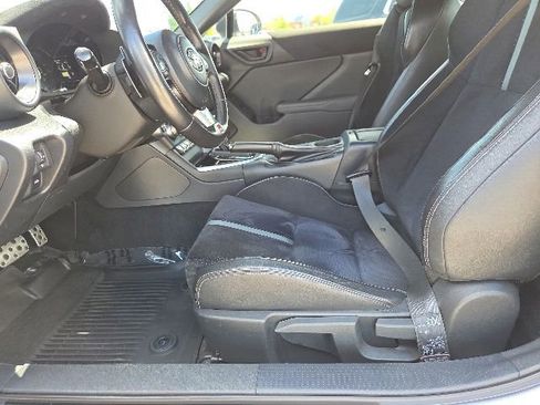 Used 2022 Toyota GR86 Premium w/ ALL Weather Mat Package (TMS) RWD image 27