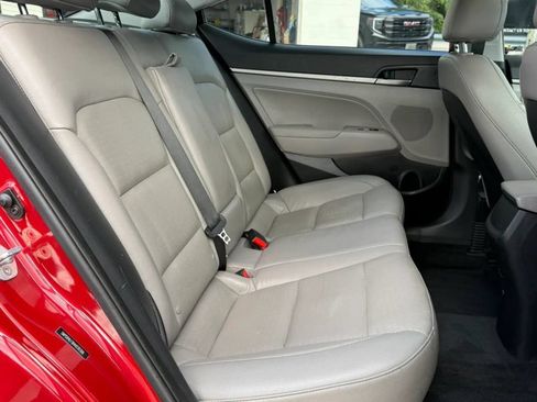 Used 2017 Hyundai Elantra Limited w/ Limited Tech Package 04 FWD image 16