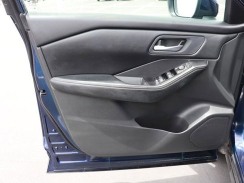 Used 2025 Nissan Rogue SV FWD image 8
