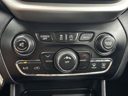 Used 2017 Jeep Cherokee Trailhawk image 27