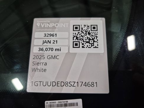 Certified 2025 GMC Sierra 1500 SLT image 33