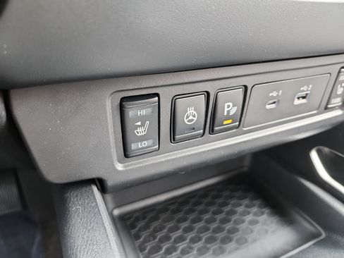 Used 2022 Nissan Frontier SV AWD/4WD image 21