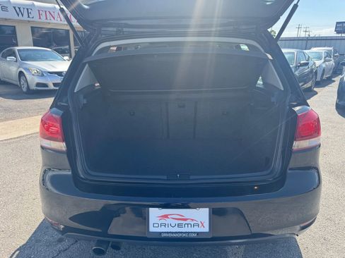 Used 2011 Volkswagen Golf 4-Door image 28