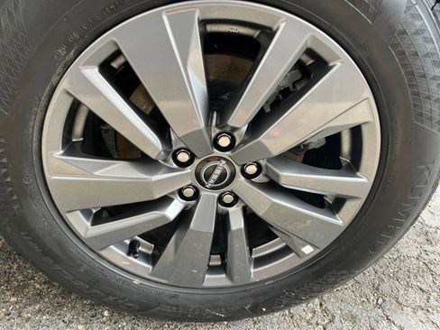 Used 2025 Nissan Pathfinder SV image 33