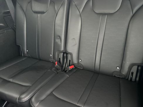 Used 2024 Kia Sorento S image 17