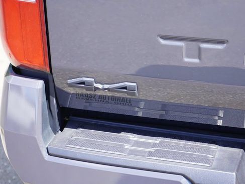 Used 2024 Toyota Tacoma SR5 AWD/4WD image 7