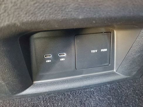 Certified 2023 Volkswagen Atlas SE FWD image 13