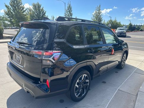 Used 2025 Subaru Forester Limited w/ Popular Package #2 AWD/4WD image 5