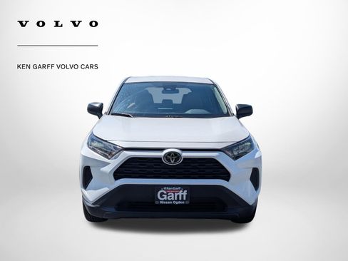 Used 2022 Toyota RAV4 LE image 9