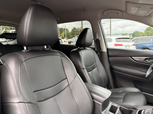 Used 2017 Nissan Rogue SL AWD/4WD image 35