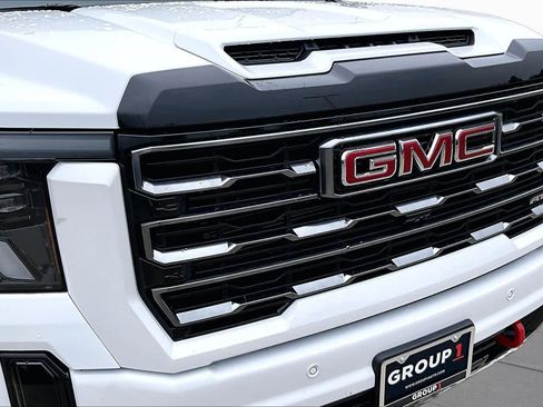 Used 2025 GMC Sierra 2500 AT4 w/ AT4 Premium Plus Package AWD/4WD image 28