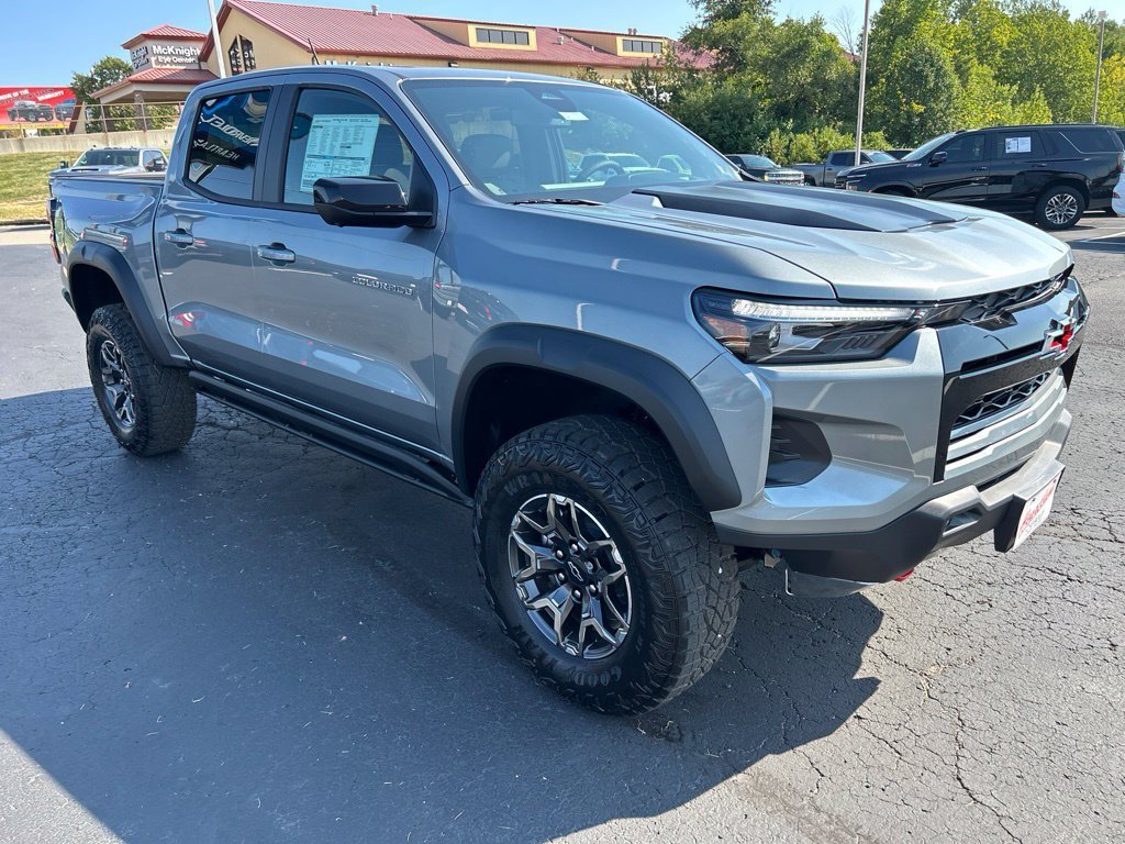New 2026 Chevrolet Colorado ZR2 w/ Technology Package AWD/4WD image 3