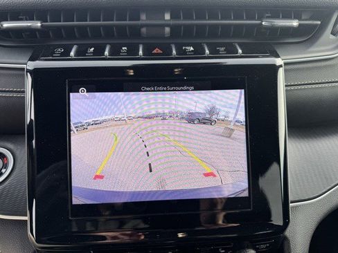 Used 2024 Jeep Grand Cherokee L Laredo image 18