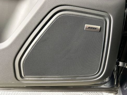 New 2026 Porsche Macan image 21